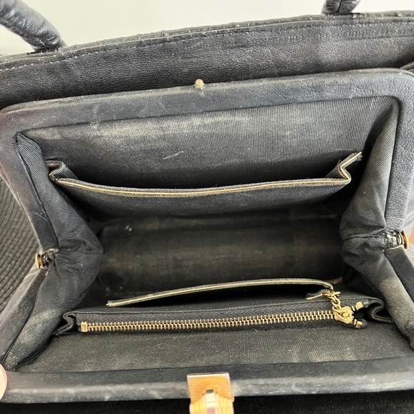 VINTAGE  Leather Lady Handbag Frame Style Double Handle Neutral  60's 70's Chic - Picture 8 of 13